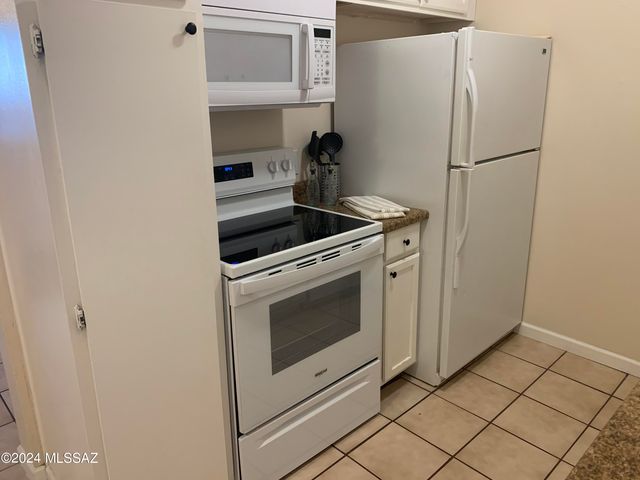 441 W Yucca Ct Unit 201, Tucson, AZ 85704