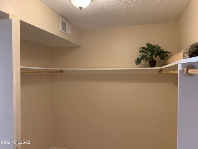 441 W Yucca Ct Unit 201, Tucson, AZ 85704