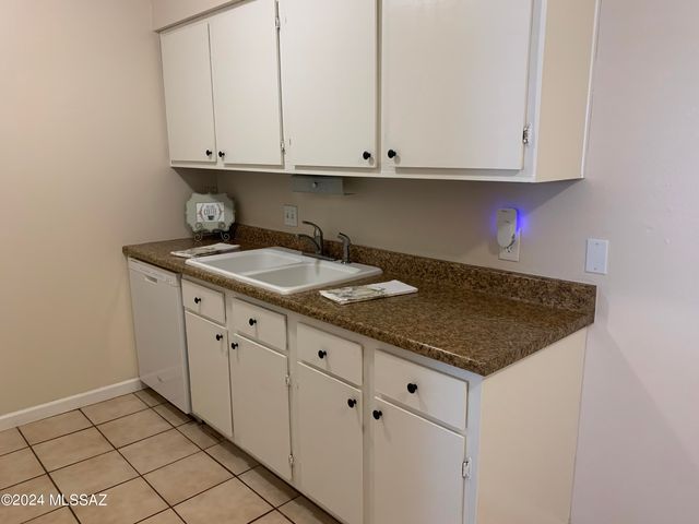 441 W Yucca Ct Unit 201, Tucson, AZ 85704