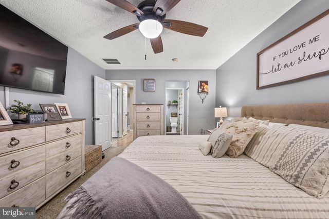 427 PEPPER MILL CT, Sewell, NJ 08080