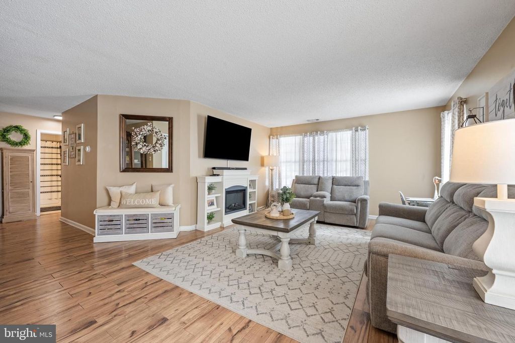 427 PEPPER MILL CT, Sewell, NJ 08080