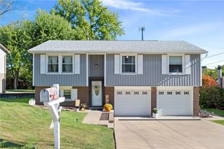 699 REGENCY DR, Plum Boro, PA 15239