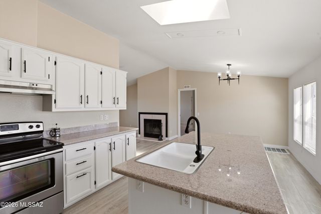 13642 E Greystokes Drive, Vail, AZ 85641