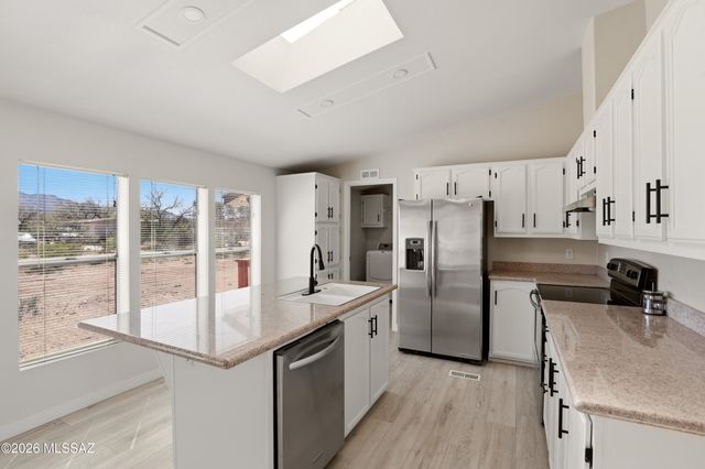 13642 E Greystokes Drive, Vail, AZ 85641