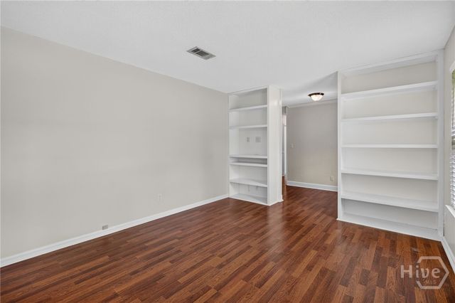 901 Queens Court, Hinesville, GA 31313
