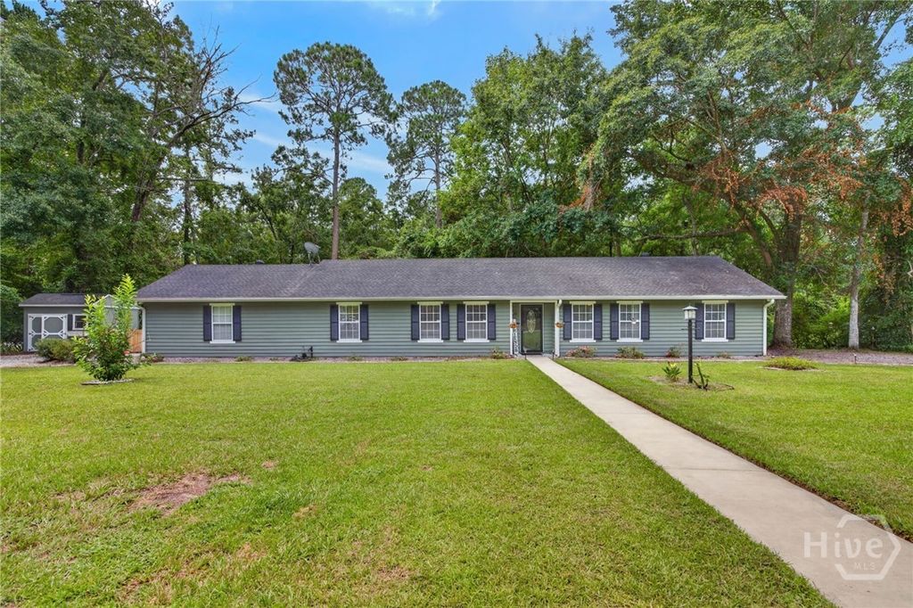 901 Queens Court, Hinesville, GA 31313