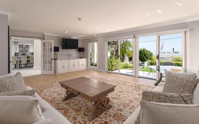 5918 Germaine Ln, La Jolla, CA 92037