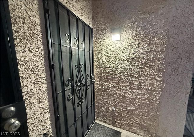 460 Elm Drive 204, Las Vegas, NV 89169