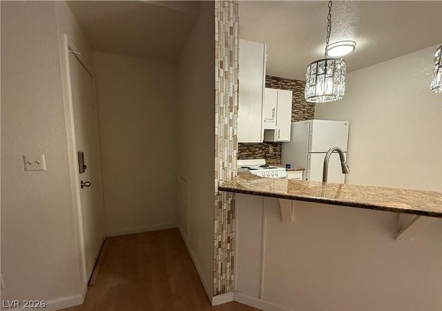 460 Elm Drive 204, Las Vegas, NV 89169