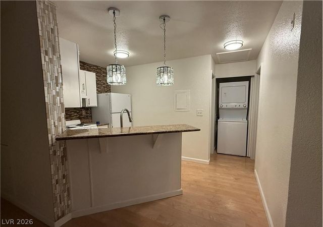 460 Elm Drive 204, Las Vegas, NV 89169