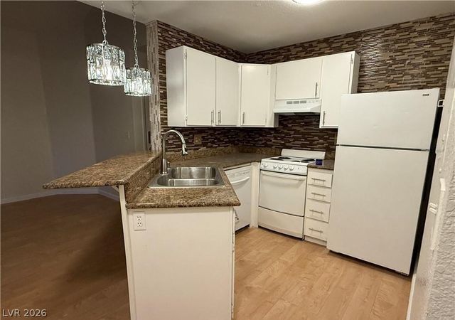 460 Elm Drive 204, Las Vegas, NV 89169