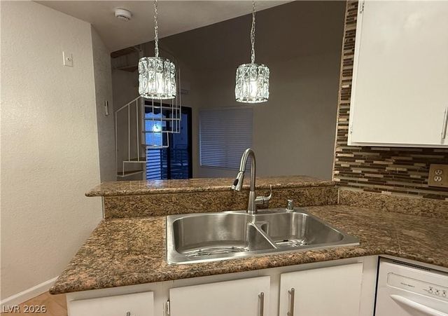 460 Elm Drive 204, Las Vegas, NV 89169