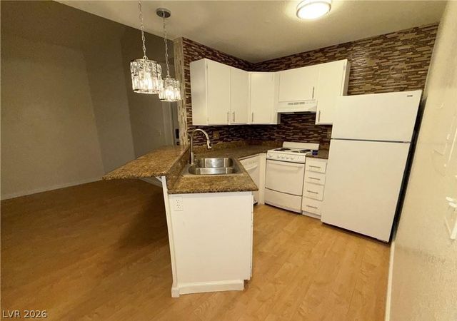 460 Elm Drive 204, Las Vegas, NV 89169