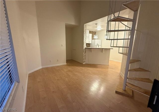 460 Elm Drive 204, Las Vegas, NV 89169