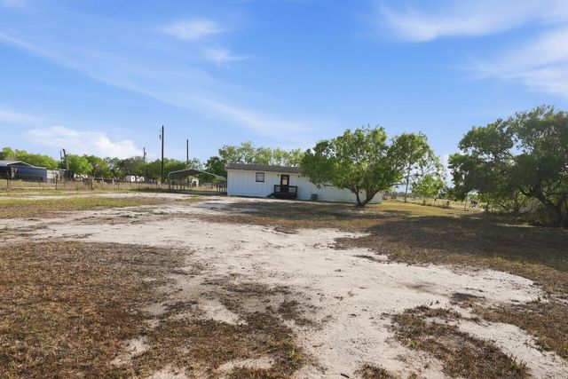 262 CR 3522 Cr, Orange Grove, TX 78372