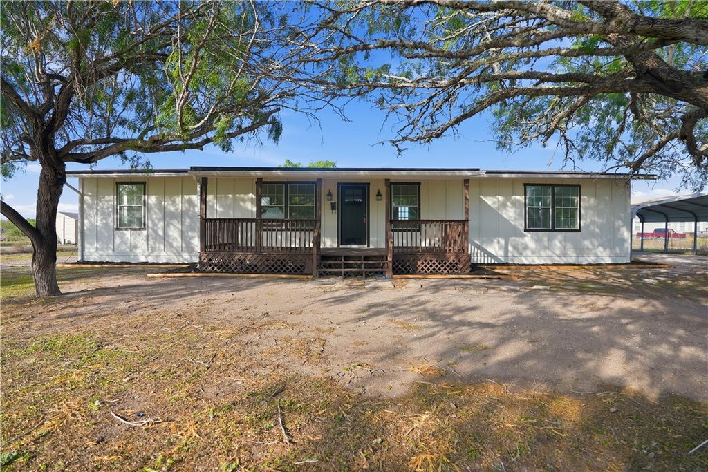 262 CR 3522 Cr, Orange Grove, TX 78372