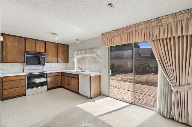 4862 Redbluff Circle, Irvine, CA 92604