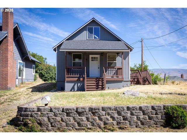 809 E 7TH St, The Dalles, OR 97058