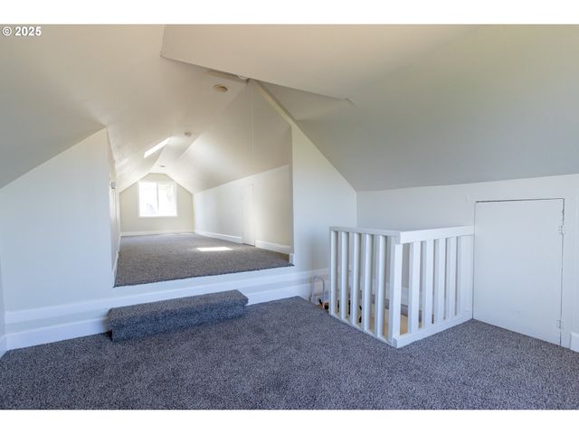 809 E 7TH St, The Dalles, OR 97058