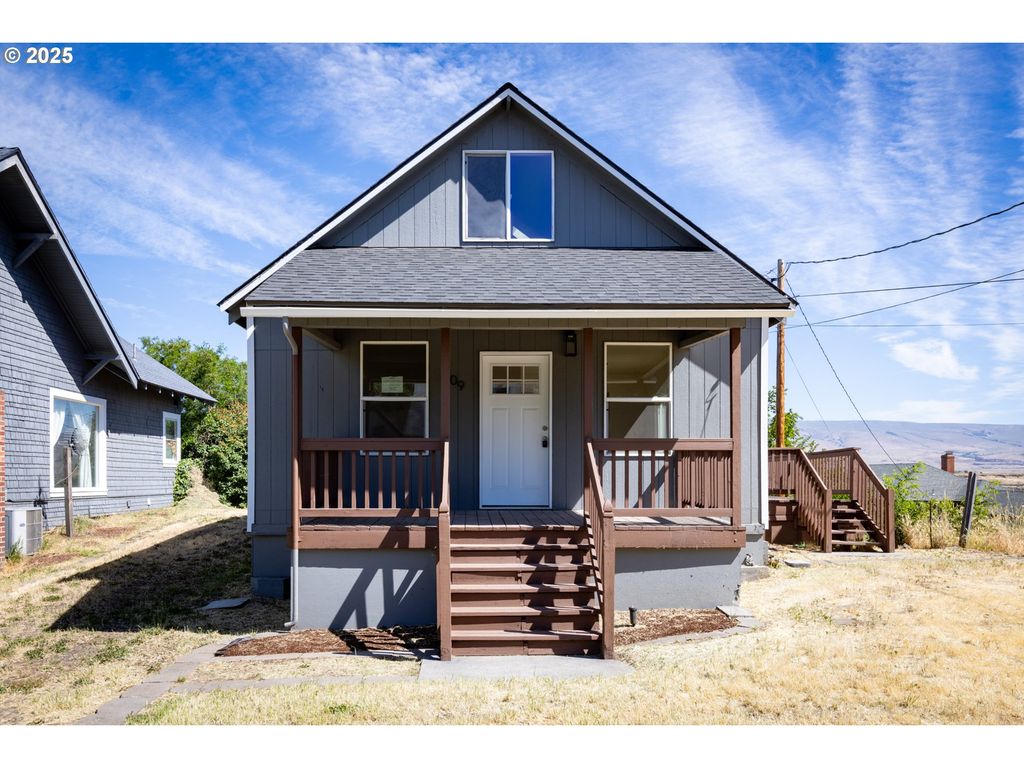 809 E 7TH St, The Dalles, OR 97058