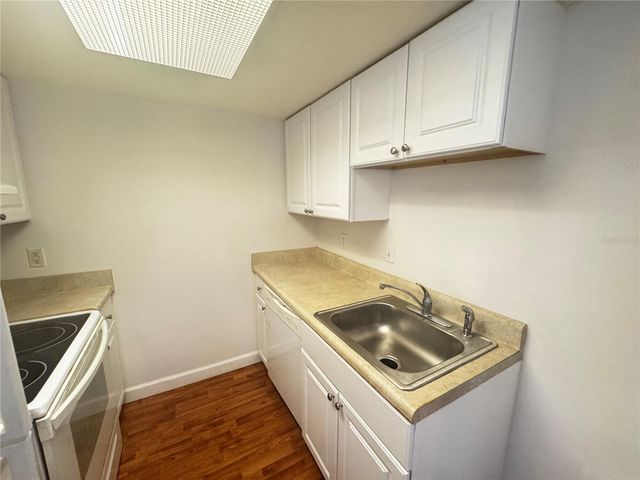 5917 VILLAGE CIRCLE 5917, Orlando, FL 32822