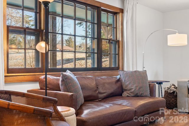 345 Kingswood Drive, Hendersonville, NC 28792