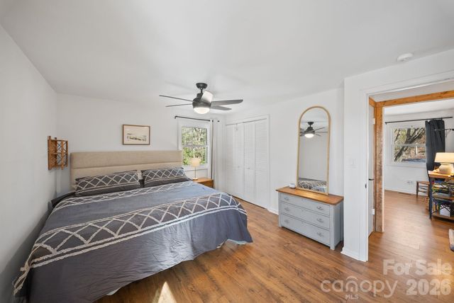 345 Kingswood Drive, Hendersonville, NC 28792