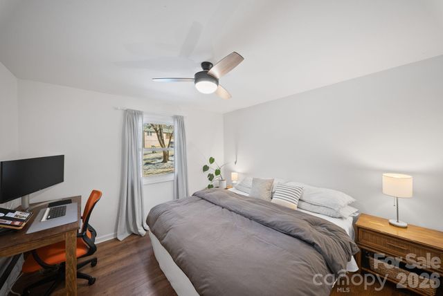 345 Kingswood Drive, Hendersonville, NC 28792