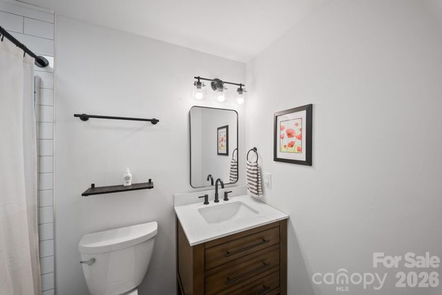 345 Kingswood Drive, Hendersonville, NC 28792