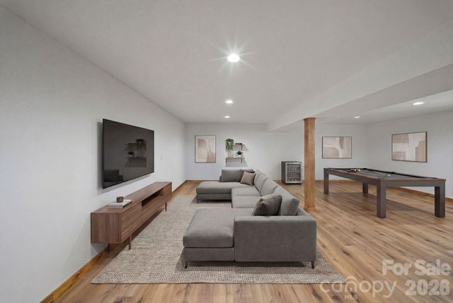 345 Kingswood Drive, Hendersonville, NC 28792