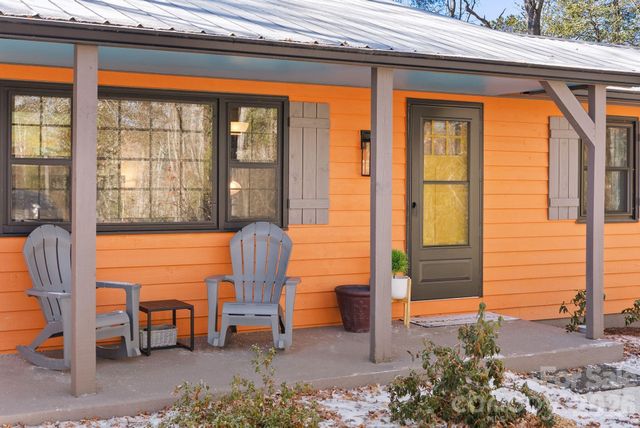 345 Kingswood Drive, Hendersonville, NC 28792