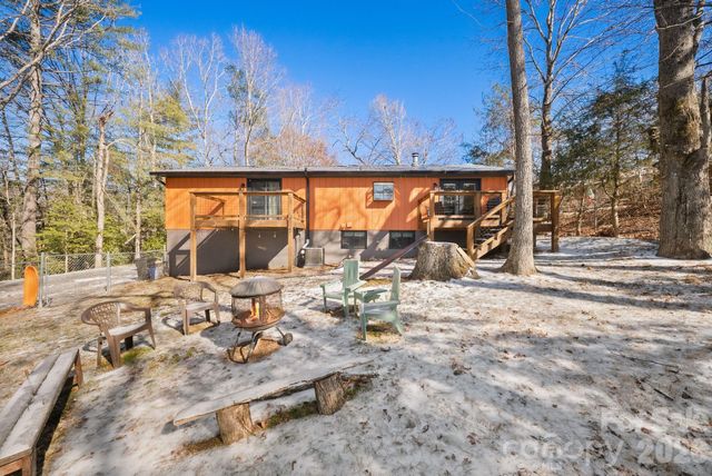 345 Kingswood Drive, Hendersonville, NC 28792