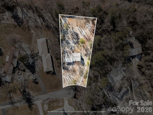 345 Kingswood Drive, Hendersonville, NC 28792