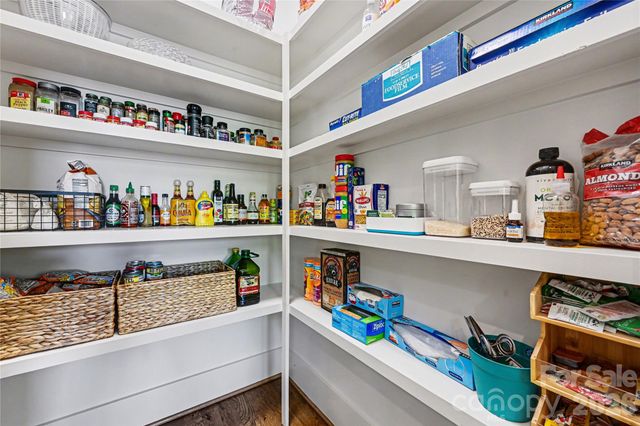 142 Lakeview Shores Loop, Mooresville, NC 28117