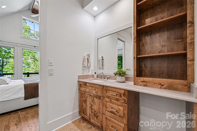 142 Lakeview Shores Loop, Mooresville, NC 28117