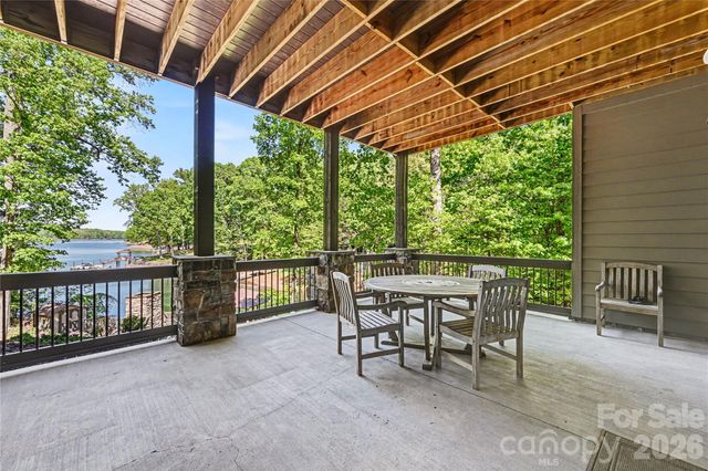 142 Lakeview Shores Loop, Mooresville, NC 28117