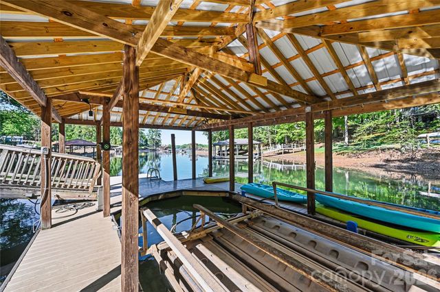 142 Lakeview Shores Loop, Mooresville, NC 28117