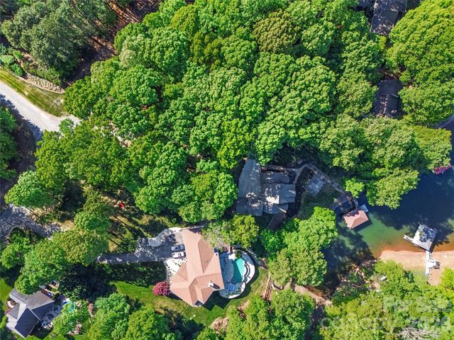 142 Lakeview Shores Loop, Mooresville, NC 28117