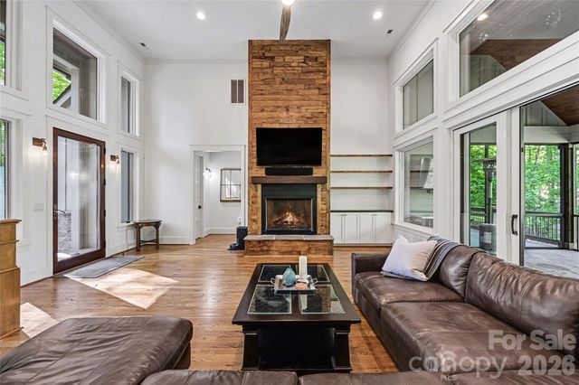 142 Lakeview Shores Loop, Mooresville, NC 28117