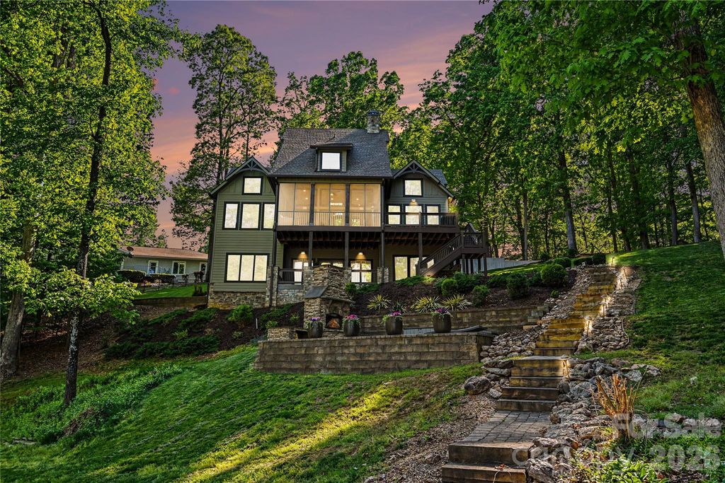 142 Lakeview Shores Loop, Mooresville, NC 28117