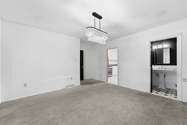 413 Agatha St, Pitcairn, PA 15140