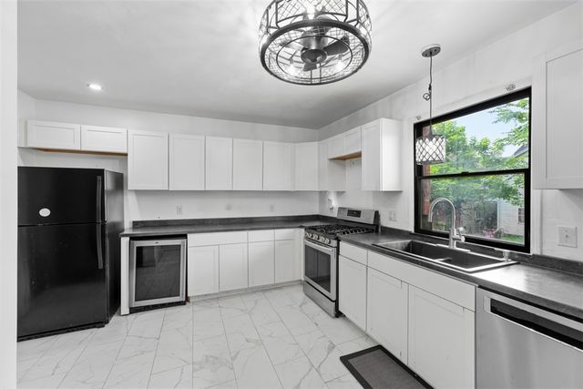 413 Agatha St, Pitcairn, PA 15140