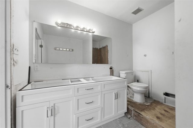 413 Agatha St, Pitcairn, PA 15140