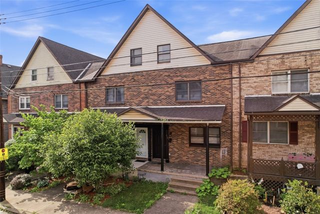 413 Agatha St, Pitcairn, PA 15140