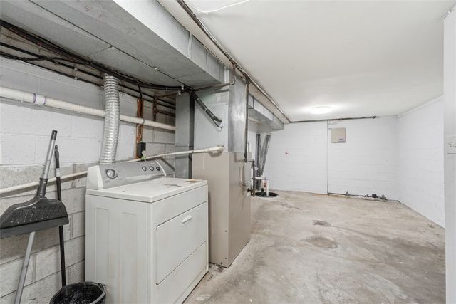 413 Agatha St, Pitcairn, PA 15140