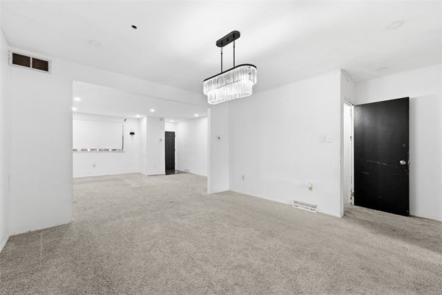 413 Agatha St, Pitcairn, PA 15140