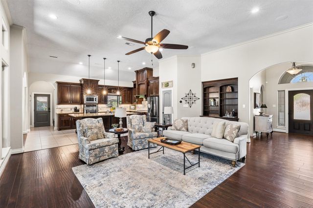 450 Neptunes Cove, Montgomery, TX 77316