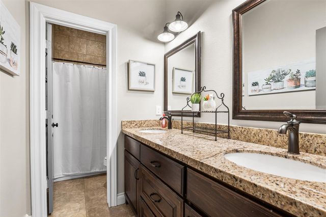 450 Neptunes Cove, Montgomery, TX 77316