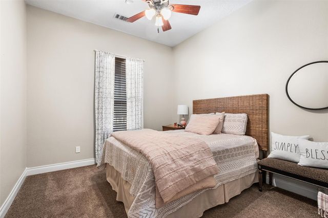 450 Neptunes Cove, Montgomery, TX 77316