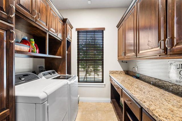 450 Neptunes Cove, Montgomery, TX 77316